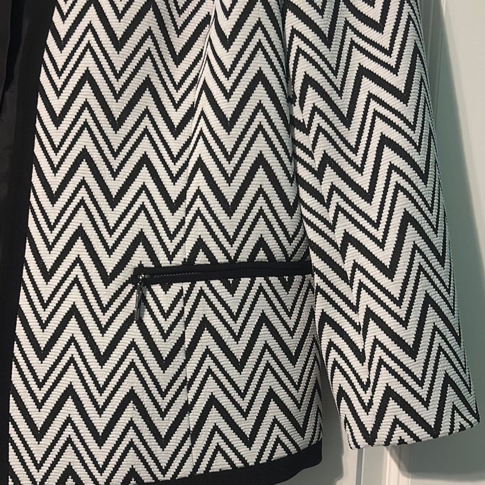 Kasper Black and White Chevron Suit Blazer - Picture 6 of 9